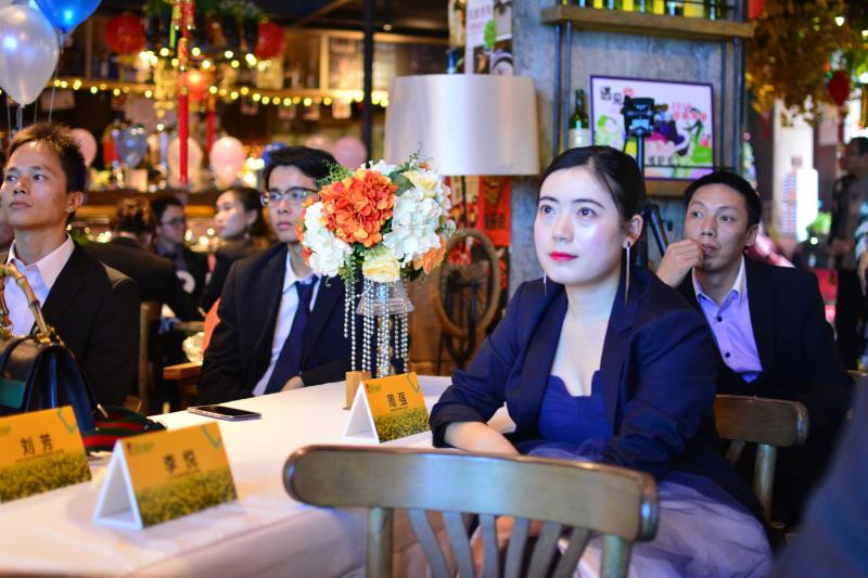 ninahui34.jpg
