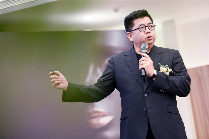 台灣設計師李東燦