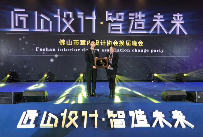 TASSANI塔薩?尼榮獲“最受設計?師喜?愛裝飾建材品?牌”獎